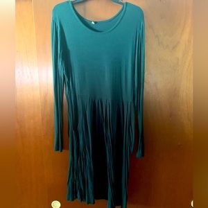 Women’s green long sleeve dress